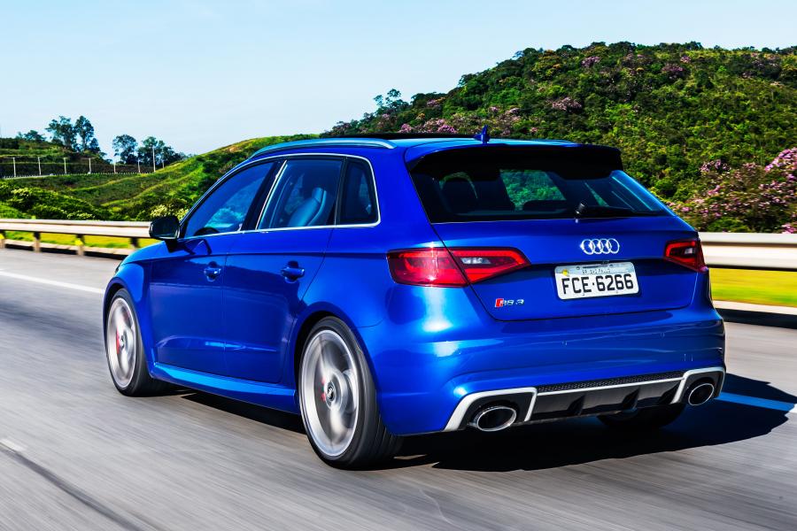  Audi RS3 Sportback (8V) 2016 года  (LA) (фото 11 из 26)